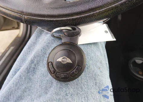 2009 Mini Cooper Clubman z USA, uszkodzony, nr VIN WMWML33569TN68523